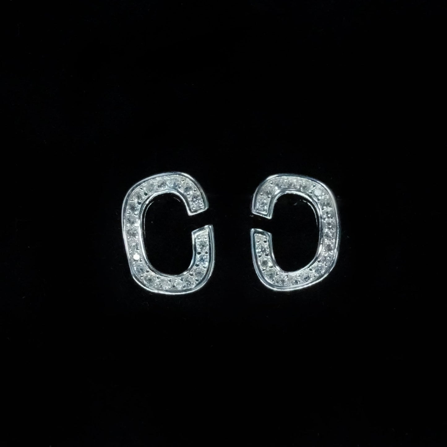 Seren Oval Spark Studs