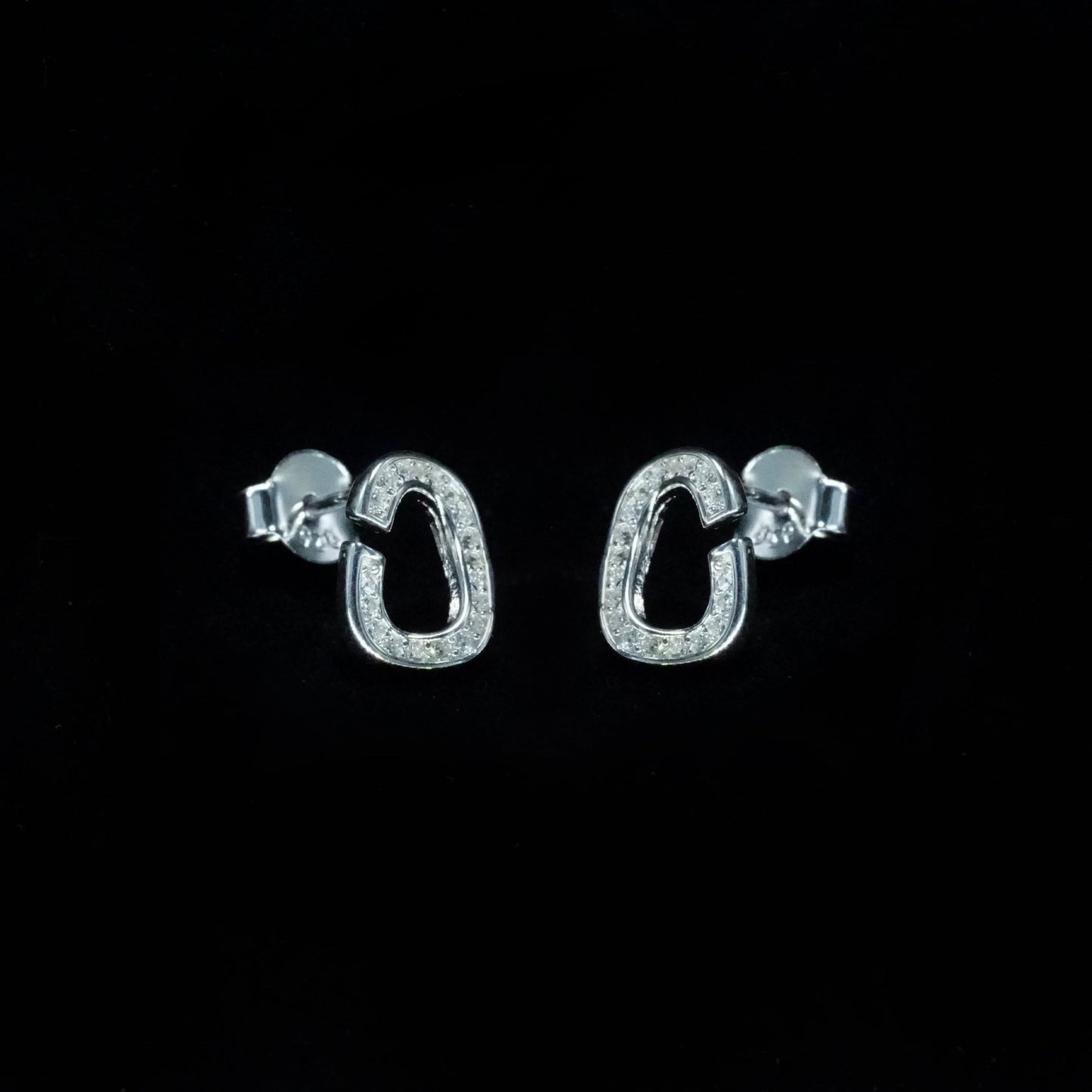 Seren Oval Spark Studs