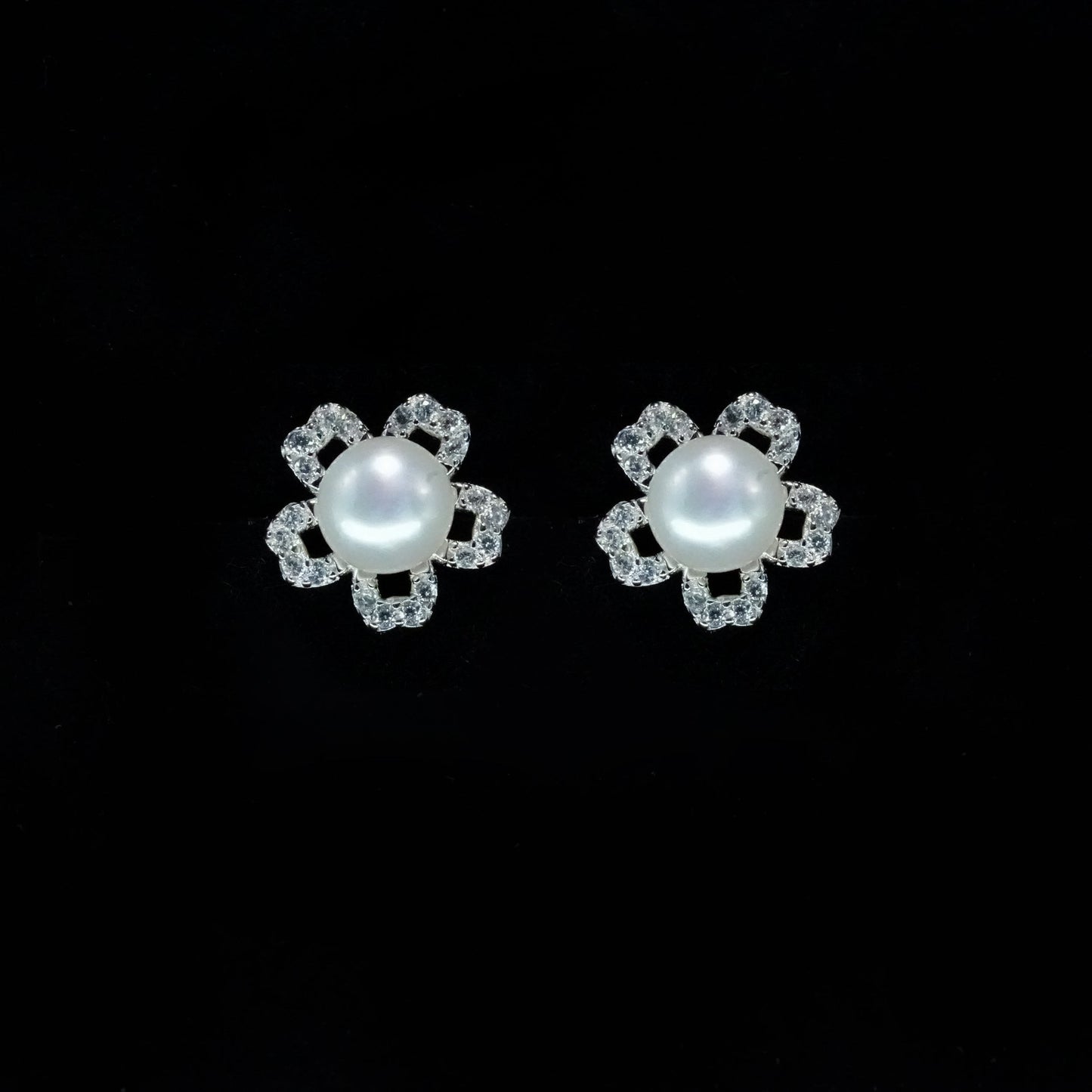 Flora Pearl Glow Studs