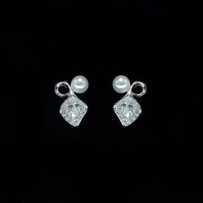 Pearl Leaf Spark Stud Earrings