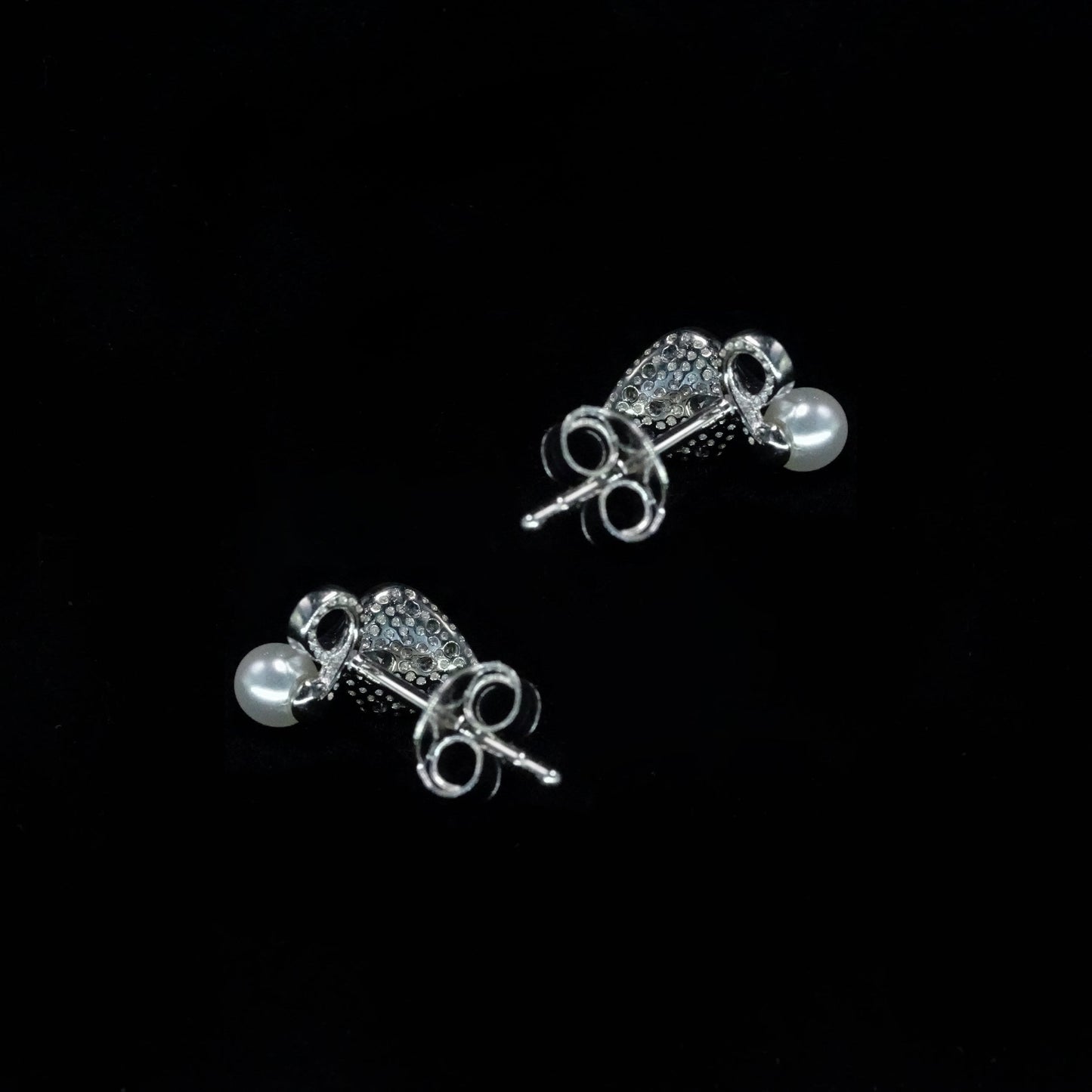 Pearl Leaf Spark Stud Earrings