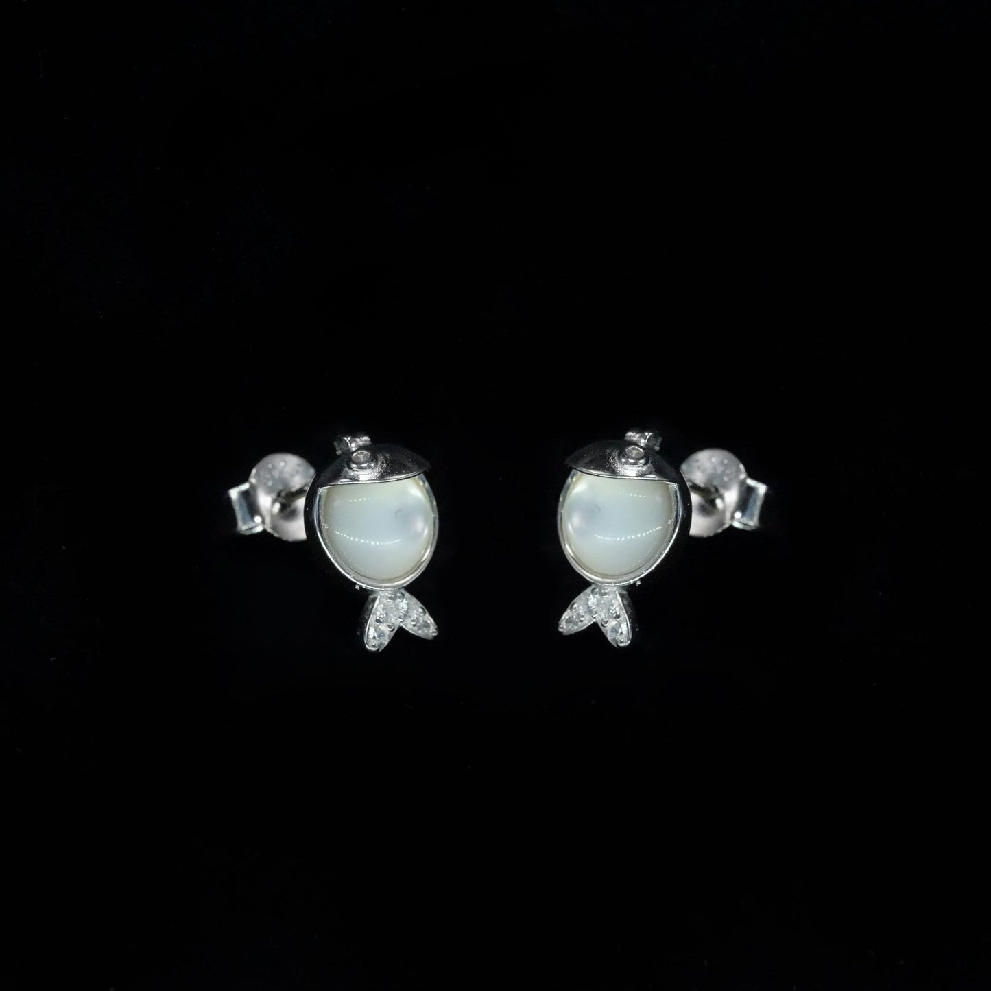 Little Pearl Fish Stud Earrings