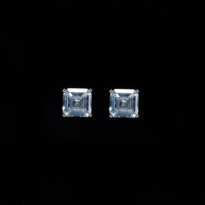 Minimal Luxe Solitaire Studs