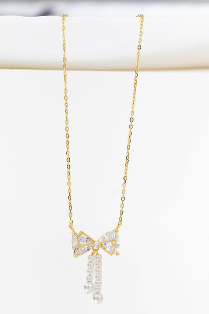 GlamBow Pearl Tassel Necklace