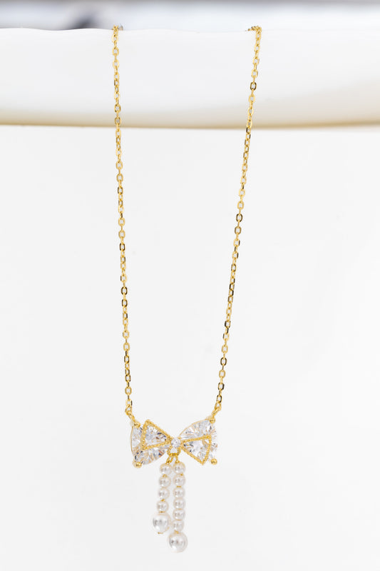 GlamBow Pearl Tassel Necklace