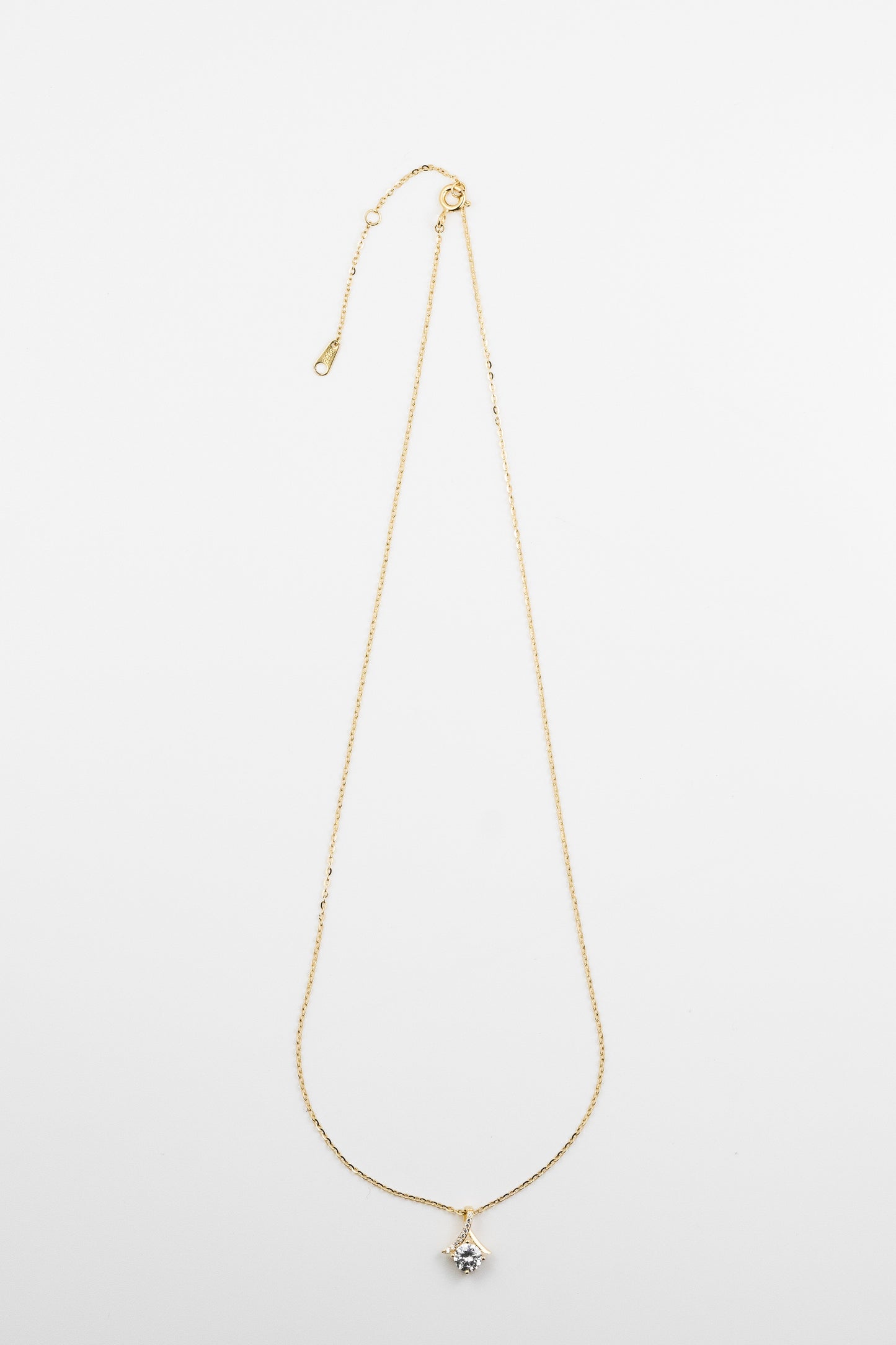 Solitaire Glow Swirl Necklace