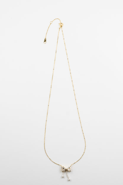 GlamBow Pearl Tassel Necklace