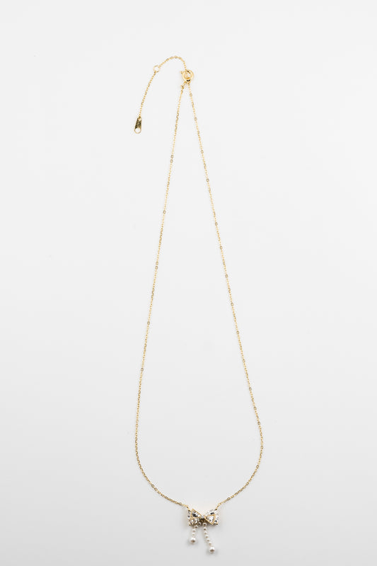 GlamBow Pearl Tassel Necklace